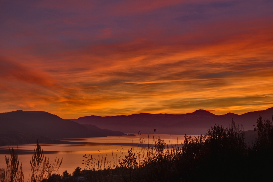 Sunset, Okanagan Hills Boulevard, Vernon, British Columbia\n\n4 December, 2011