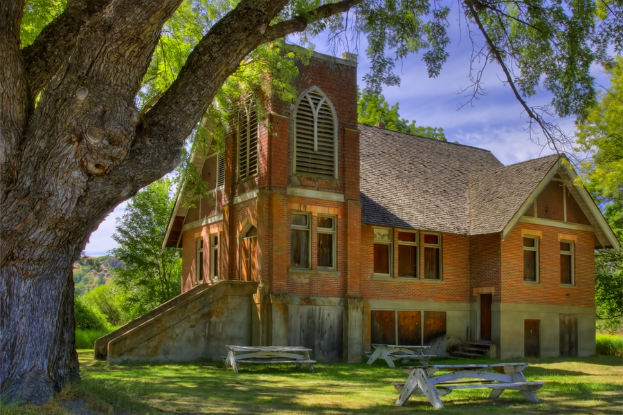 United Brethren Church, Draper-Brown Road, Near Elberton, Washington\n\n27 July, 2013